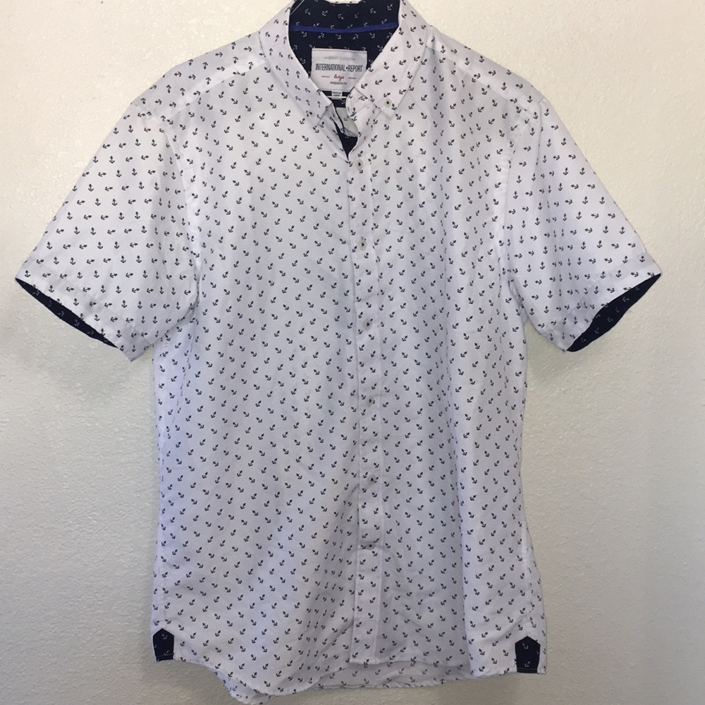Short sleeve button up shirt.